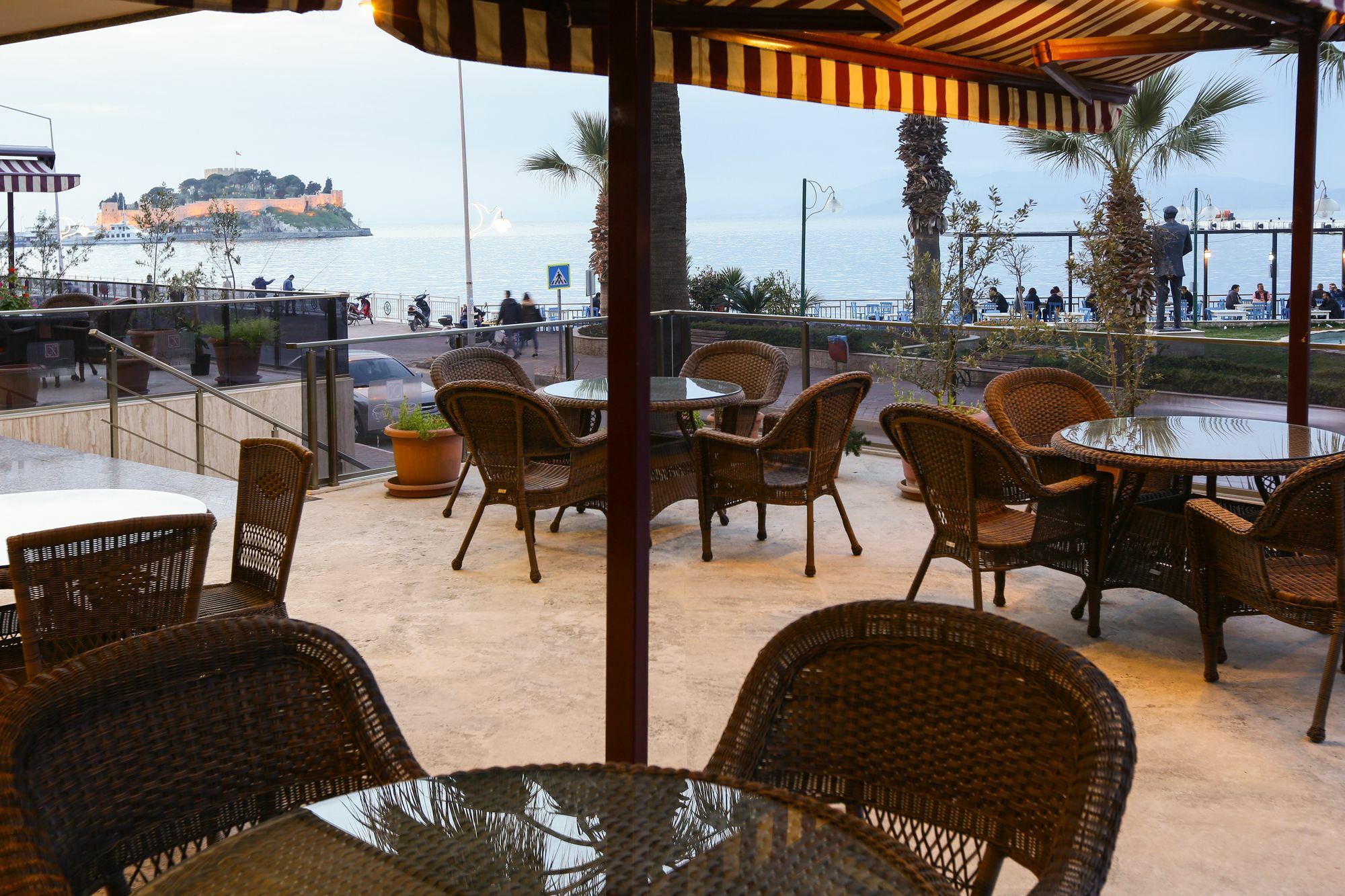 Kayhanbey Hotel Kusadası Zewnętrze zdjęcie