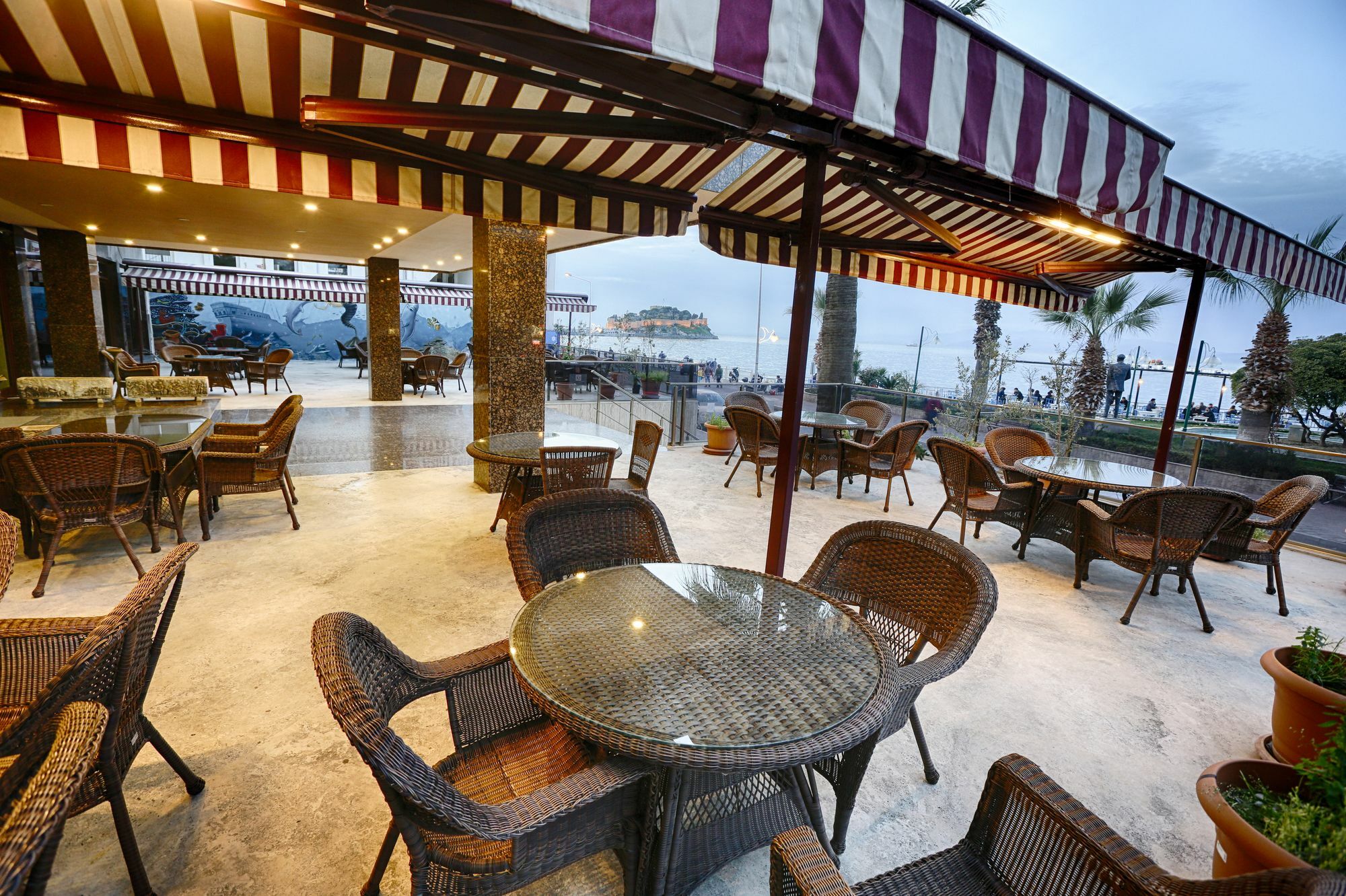 Kayhanbey Hotel Kusadası Zewnętrze zdjęcie